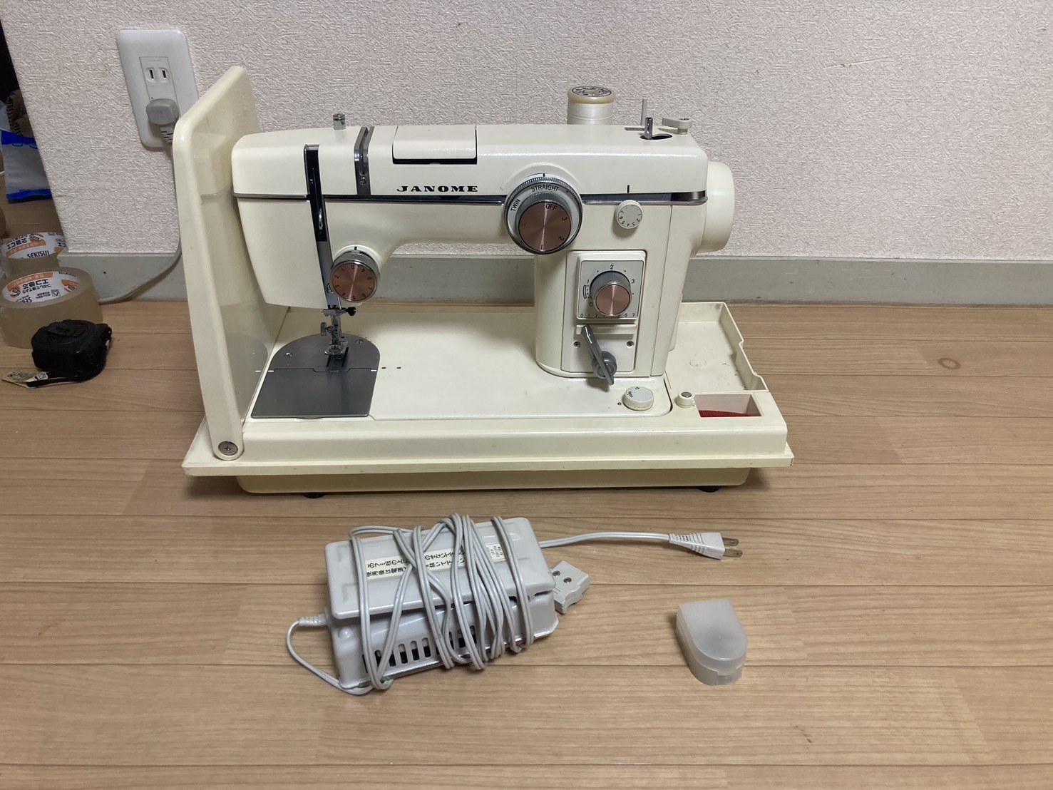 【さいたま市北区】「JANOME ジャノメ ミシン MODEL 802 フットペダル付」をお譲りいただきました｜家具引き取り時に見つかった買取事例