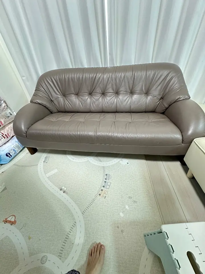 【さいたま市大宮区】ソファの引き取りと「ダイキン MCK70YKS 空気清浄機」のお買取り｜引き取り料を相殺できた事例